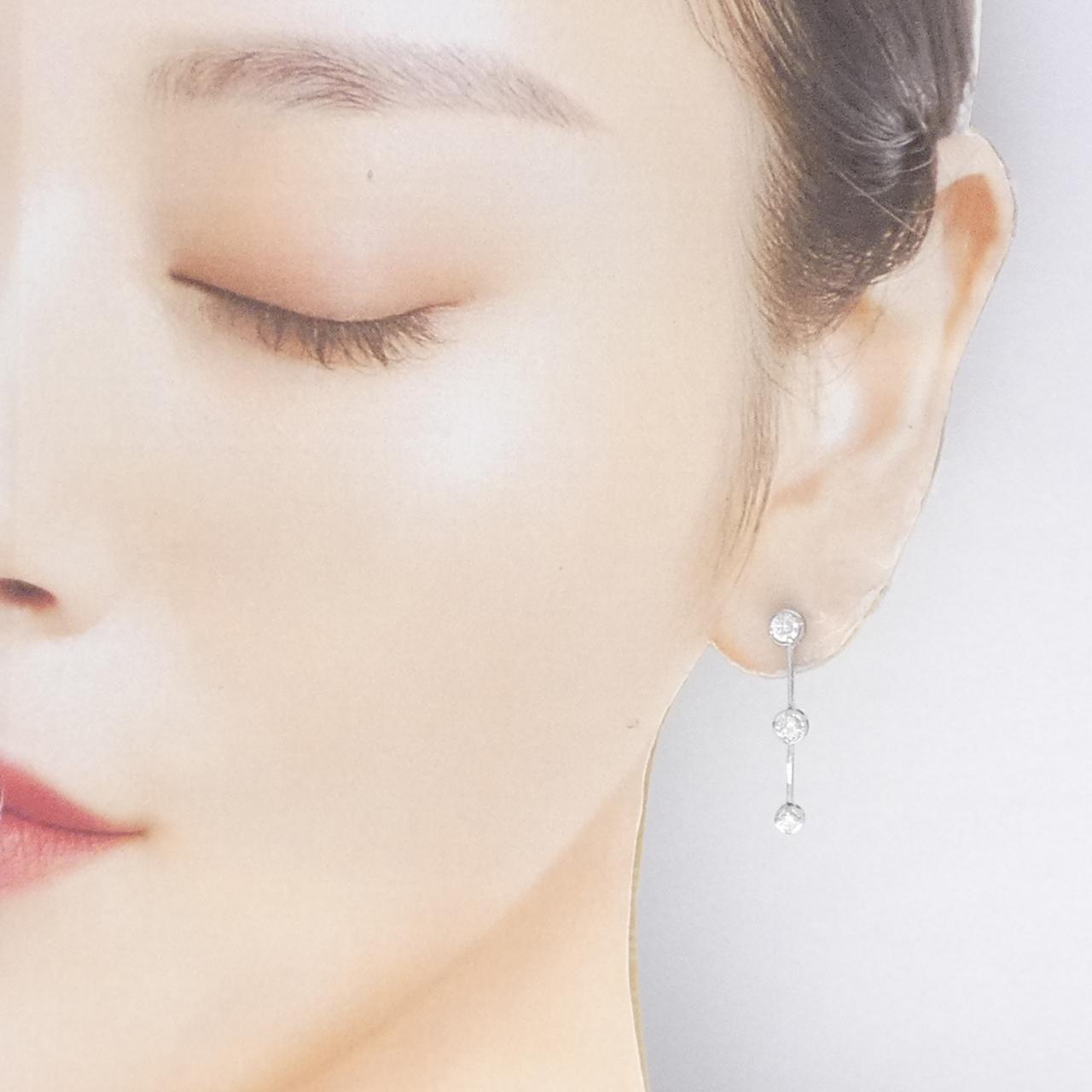 K18WG スリーストーン ダイヤモンド ピアス 0.60CT