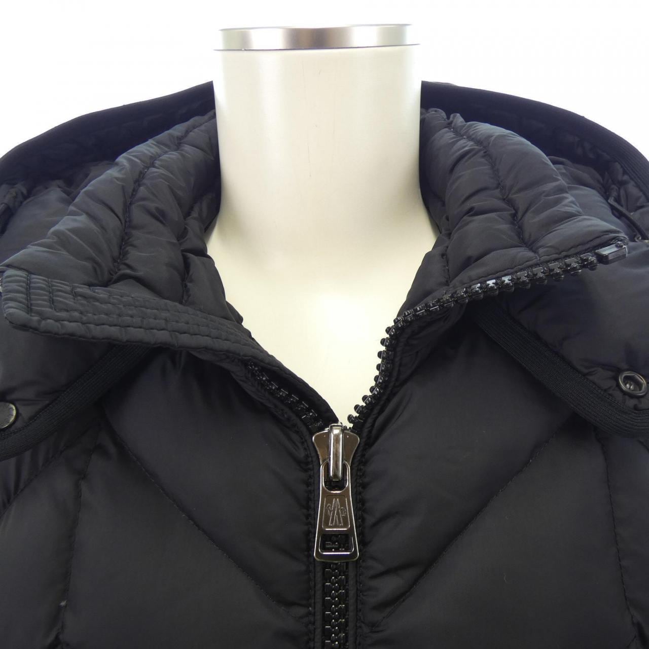 モンクレール MONCLER ダウンジャケット