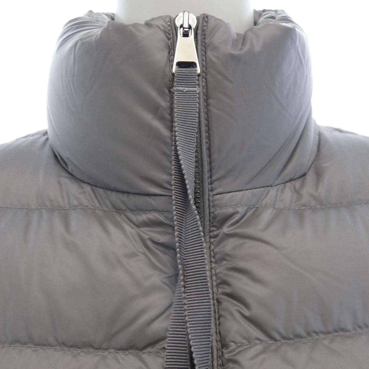 モンクレール MONCLER 20939B00030 ダウンジャケット