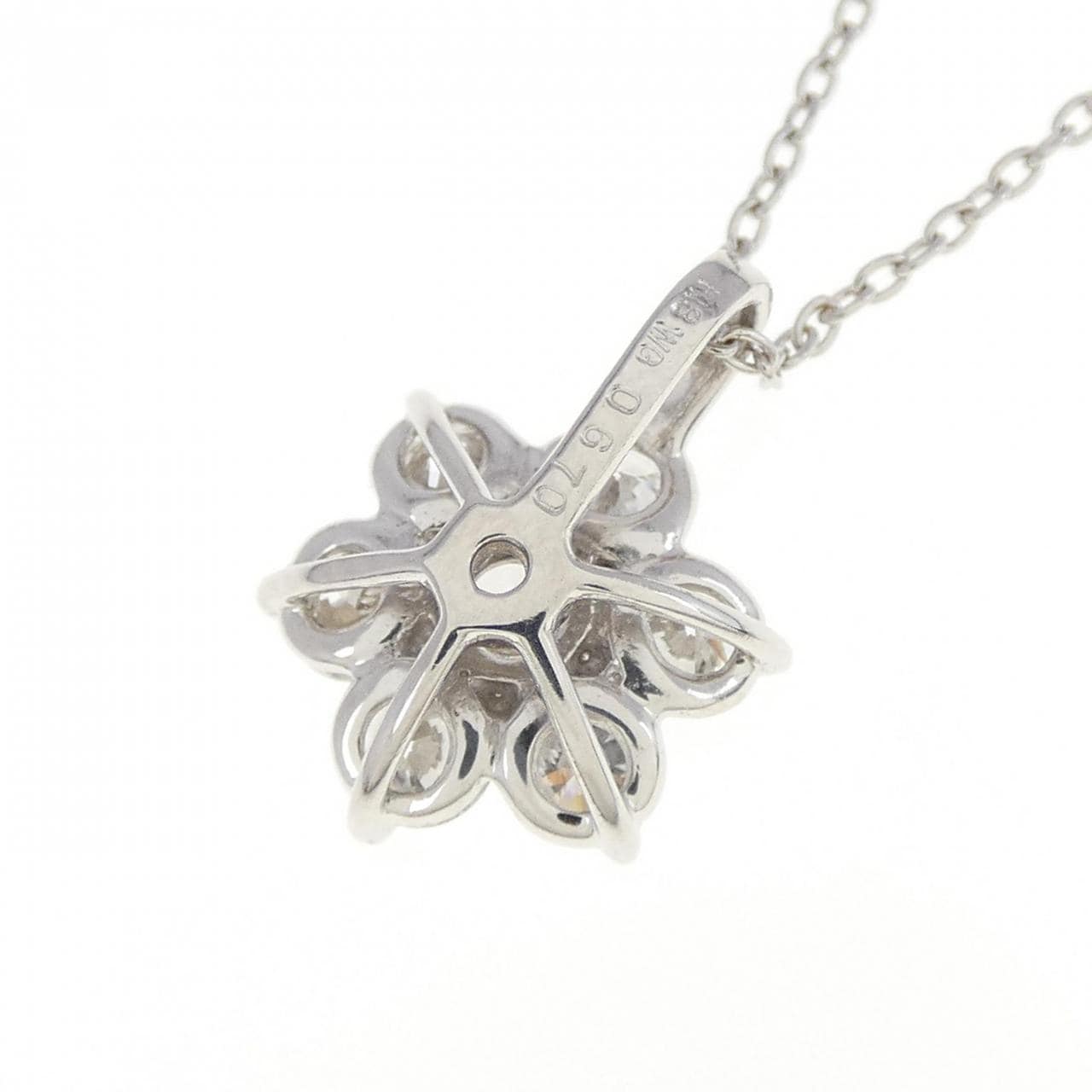 K18WG Flower Diamond Necklace 0.670CT