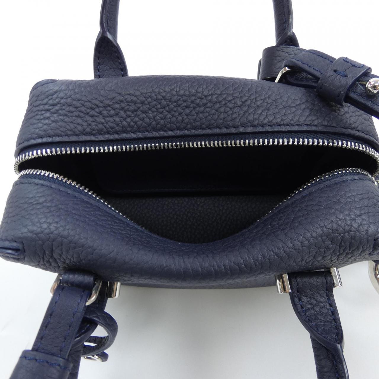德尔沃DELVAUX