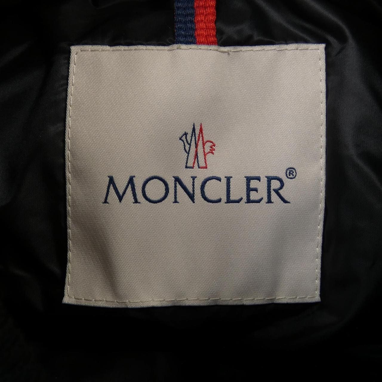モンクレール MONCLER ダウンジャケット
