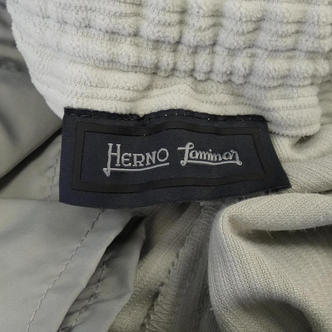 ヘルノ Herno パンツ