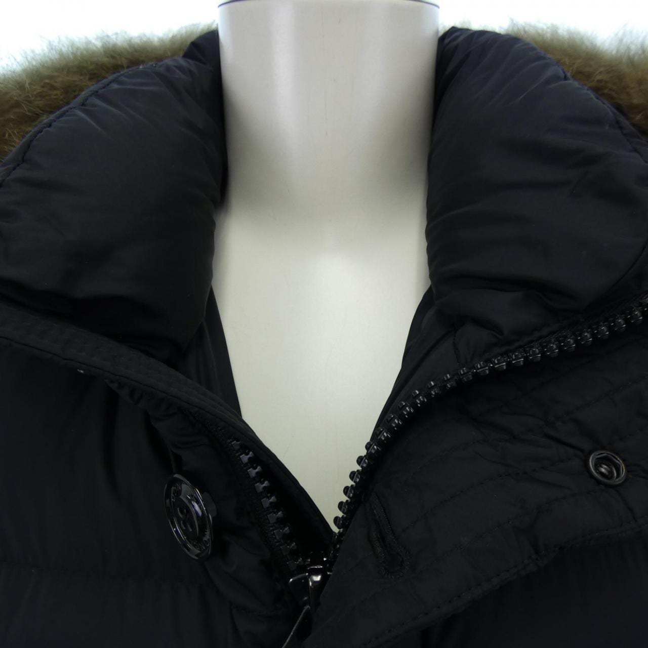 モンクレール MONCLER ダウンジャケット