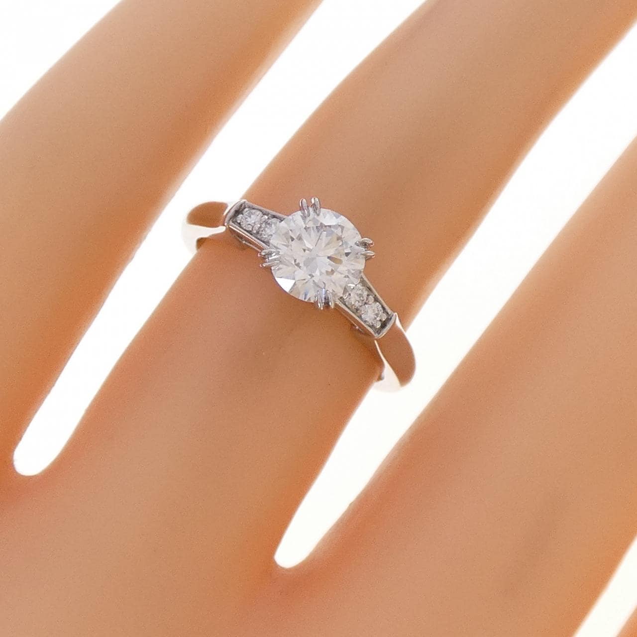 ハリーウィンストン ラウンドトリスト リング 0.73CT F VVS2 3EXT