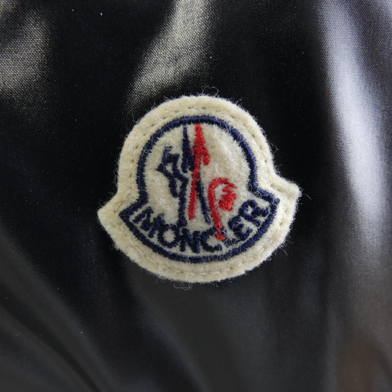 モンクレール MONCLER ダウンジャケット