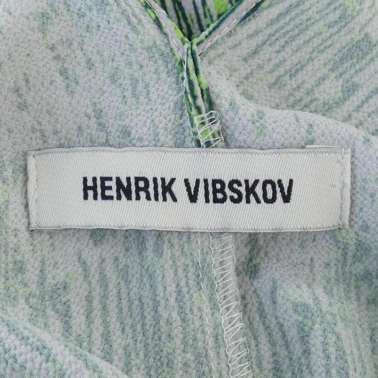ヘンリックヴィブスコフ HENRIK VIBSKOV トップス