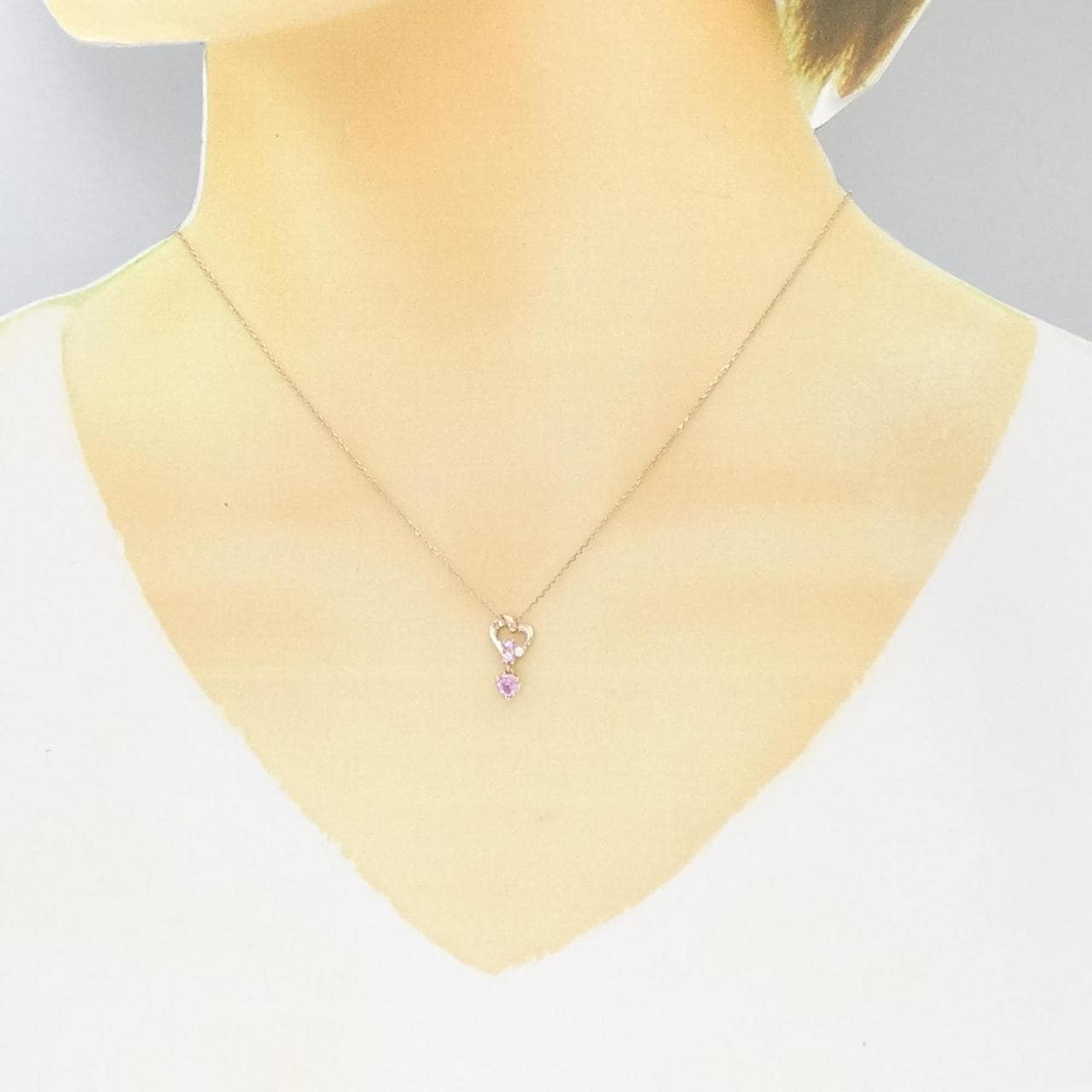 4゜C heart sapphire necklace