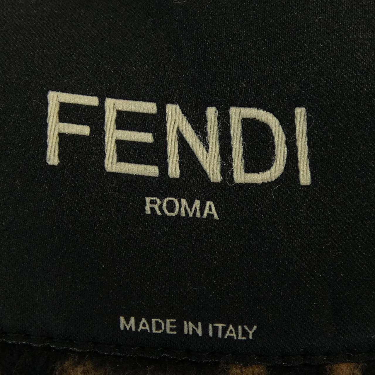 フェンディ FENDI FFモチーフ FF0249 A4LJ コート