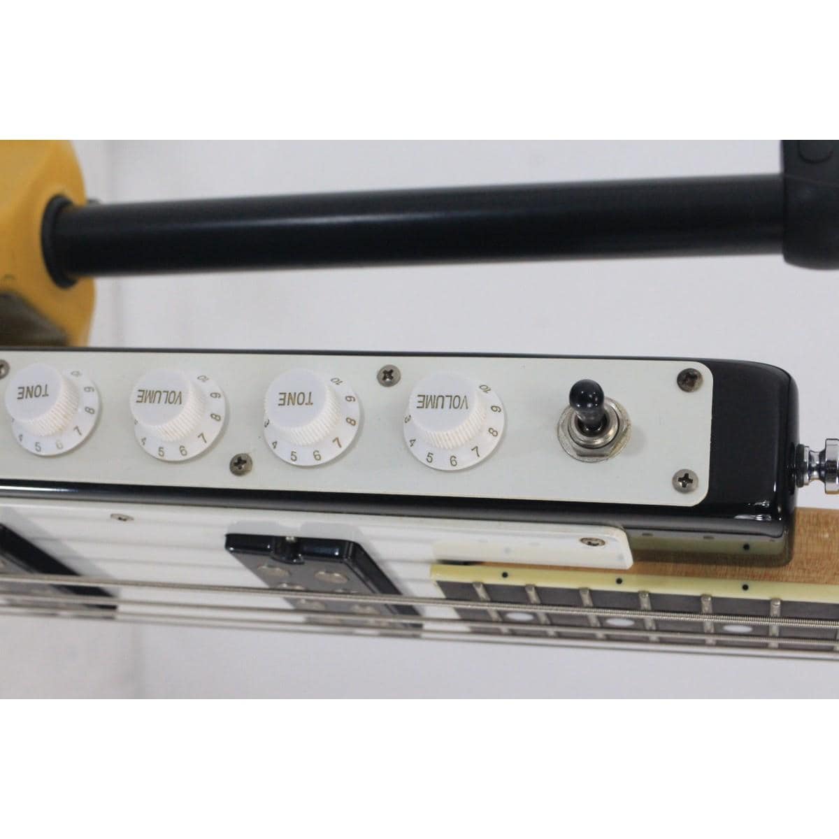 ＥＡＳＴＷＯＯＤ　ＬＡ　ＢＡＹＥ　２×４　ＢＡＳＳ