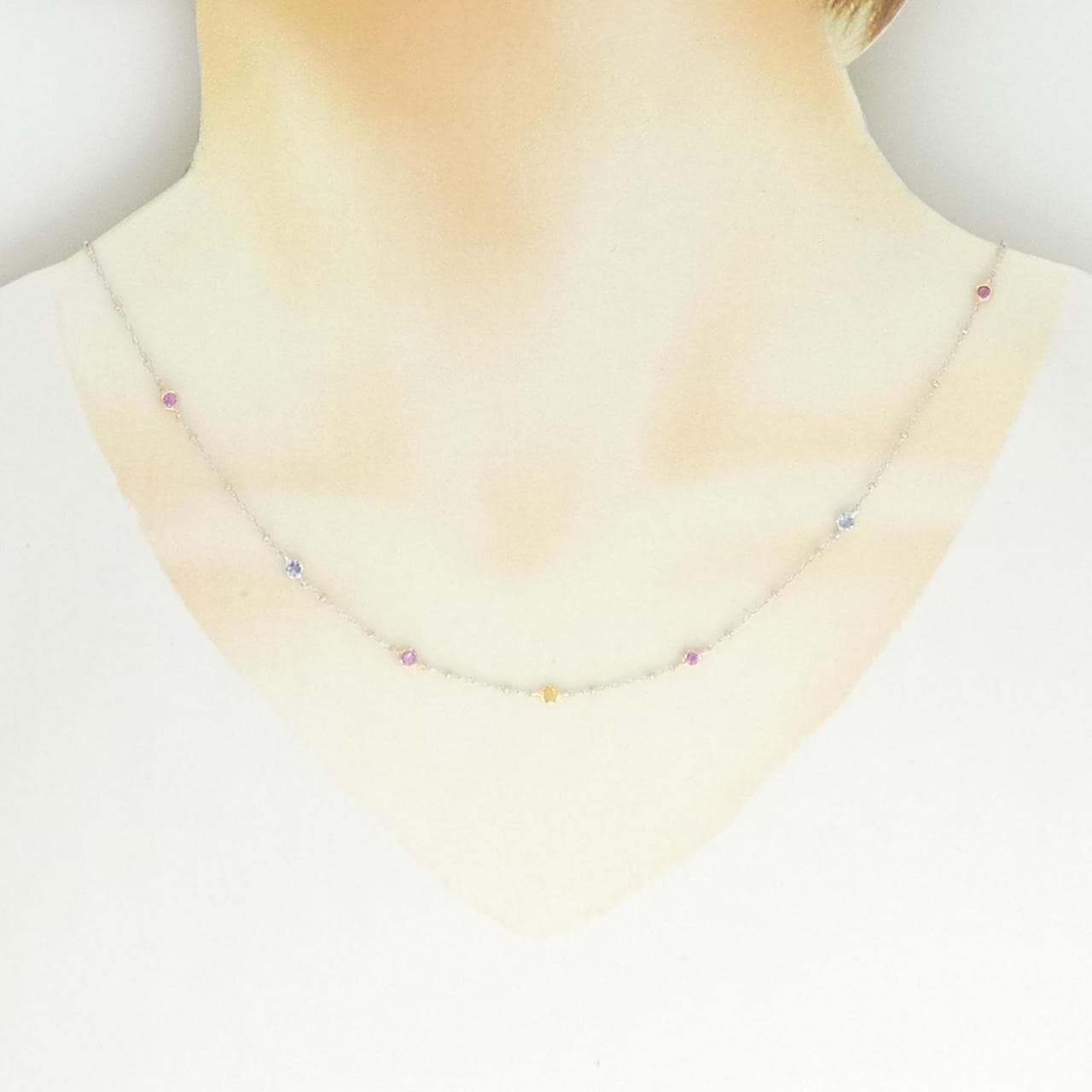 K18スリーカラー サファイヤ ネックレス 0.6CT