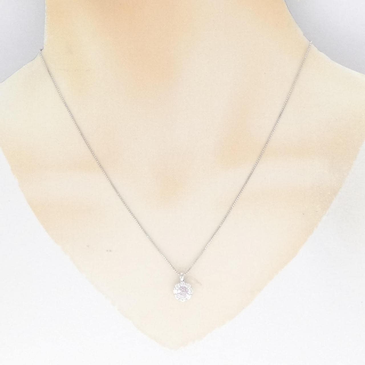 PT Pink diamond necklace 0.07CT