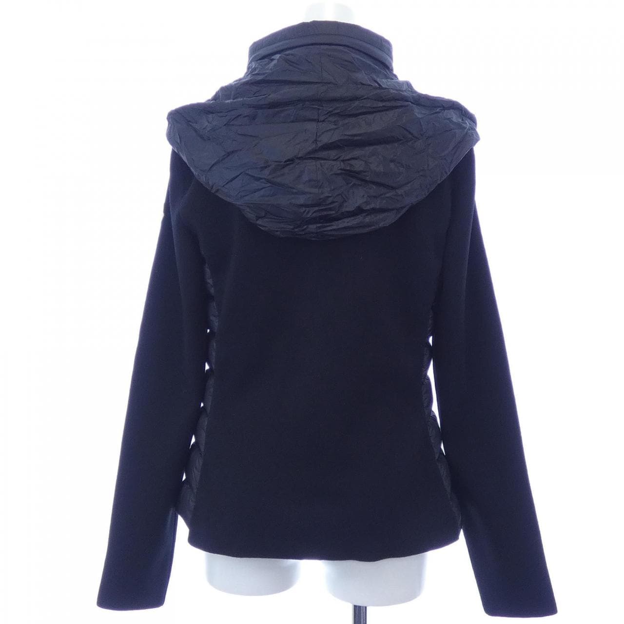 【新品】モンクレール MONCLER K20939B00019 ダウンジャケット