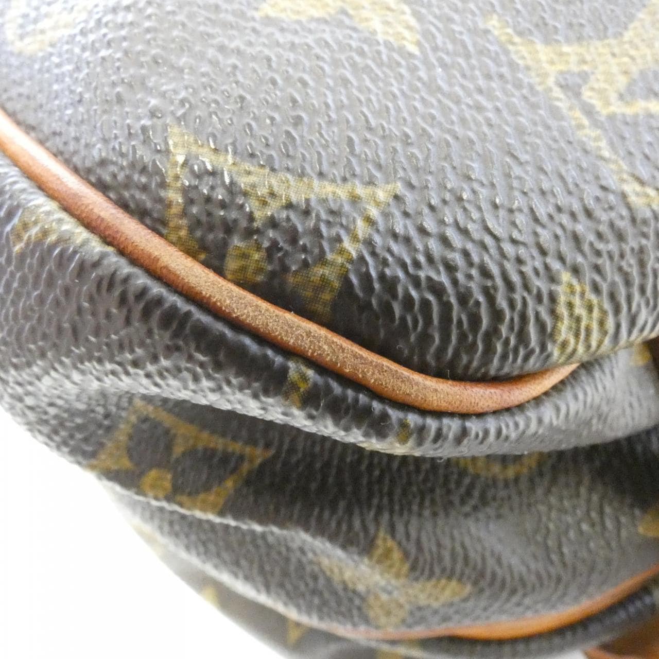 ルイヴィトン モノグラム ソミュール 30cm M42256 ショルダーバッグ