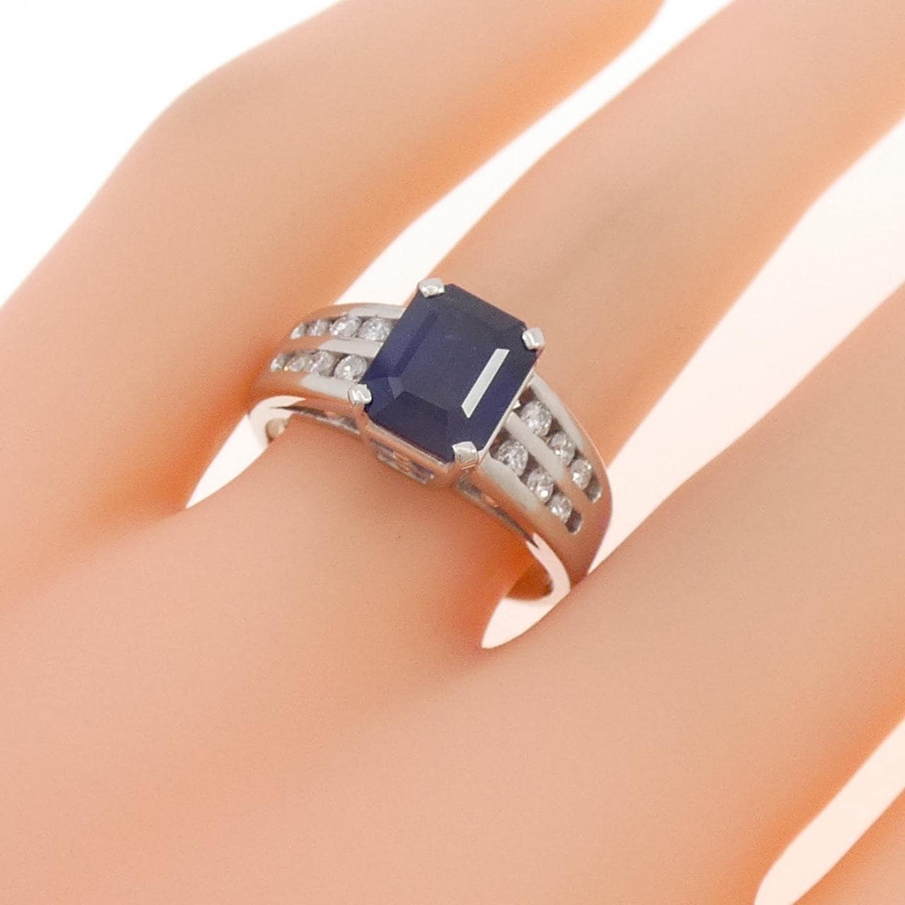 PT900 サファイヤ リング 2.29CT