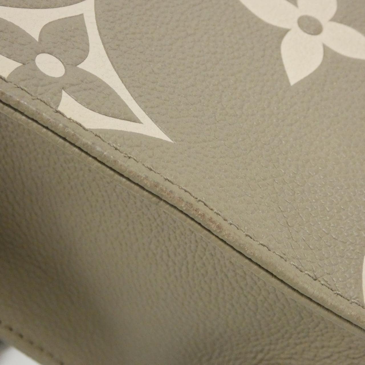 ルイヴィトン バイカラー モノグラム アンプラント オンザゴー PM M45779 バッグ