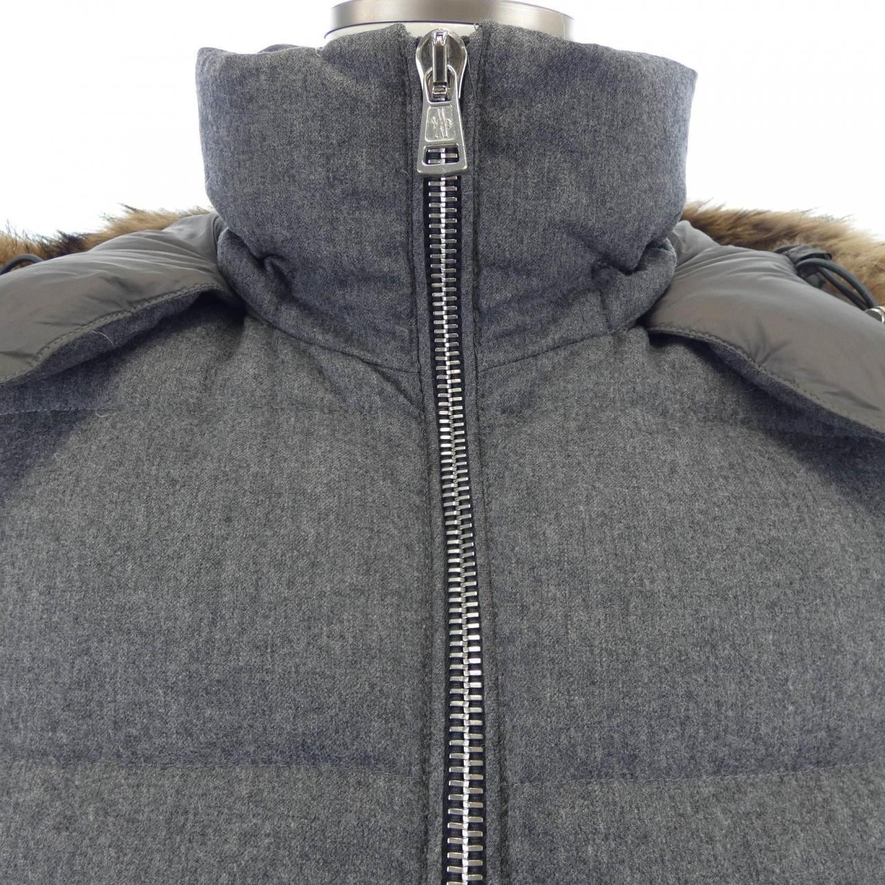 モンクレール MONCLER ダウンジャケット