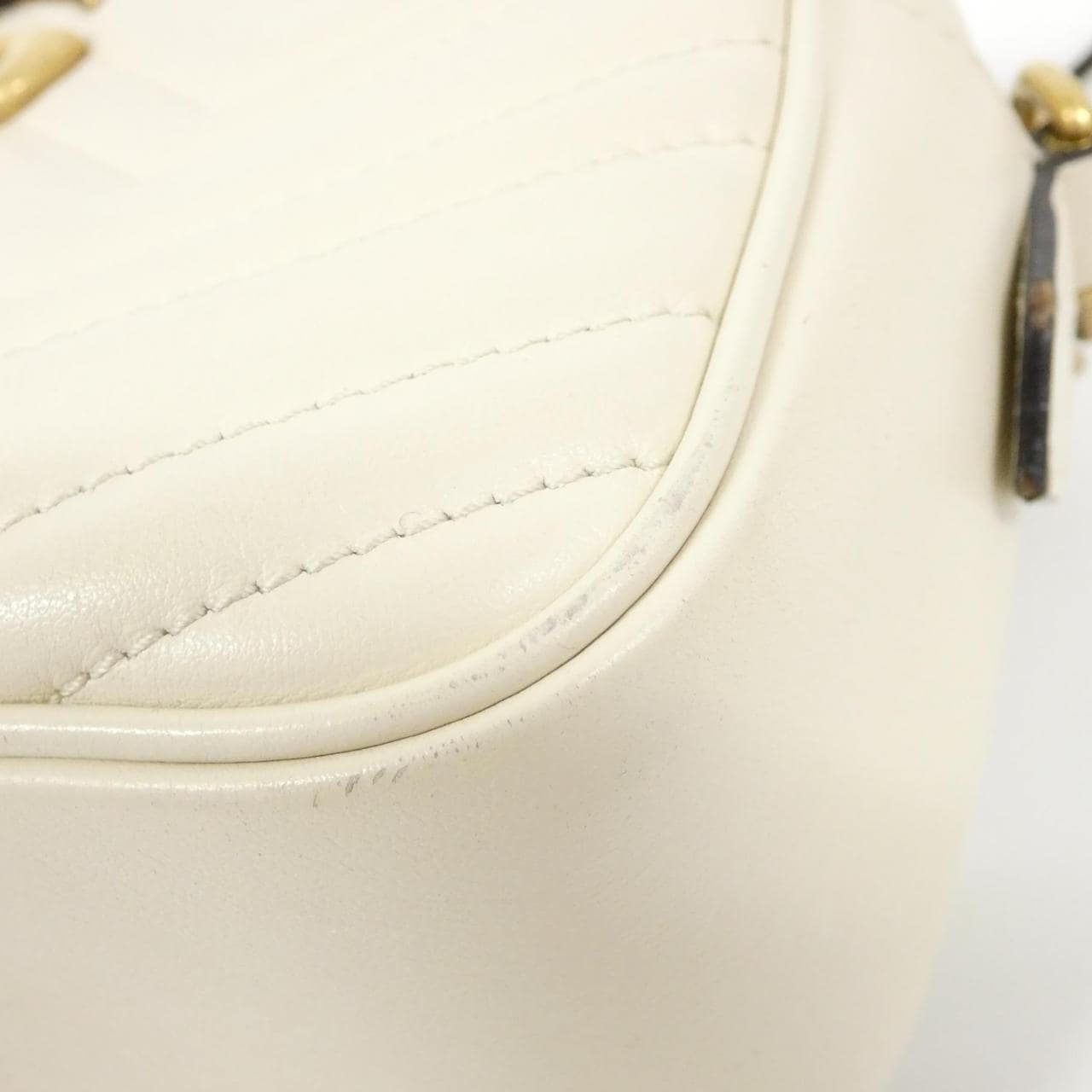 グッチ GG MARMONT 447632 DTD1T ショルダーバッグ