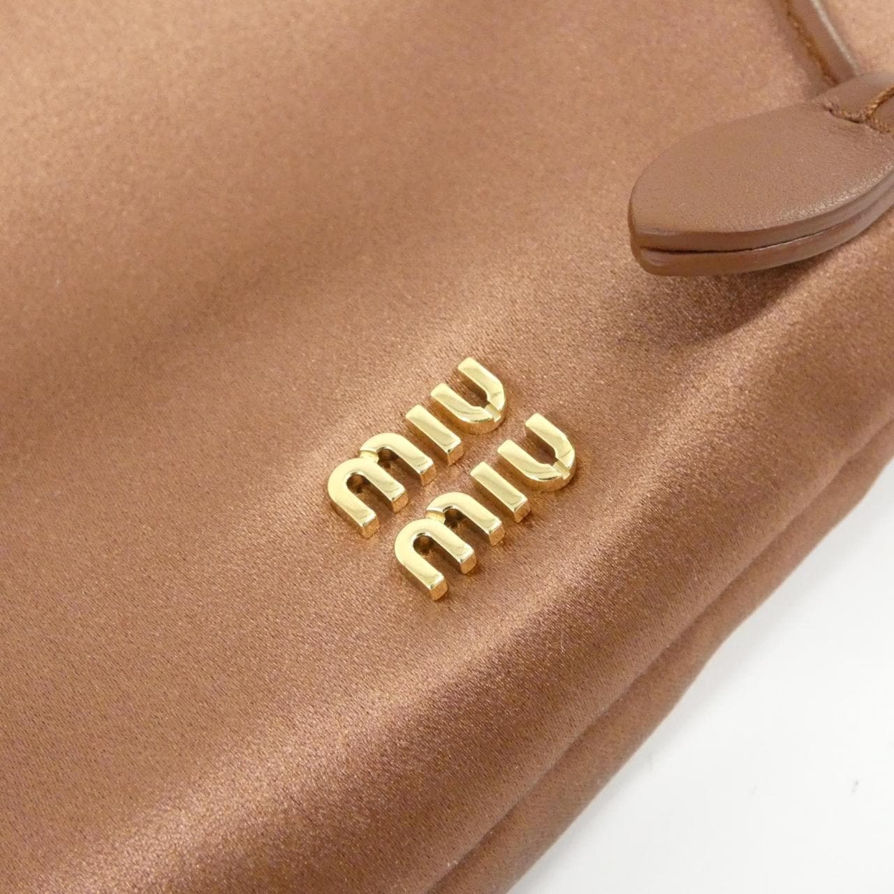 [新品] MIU MIU 5NG010 小包