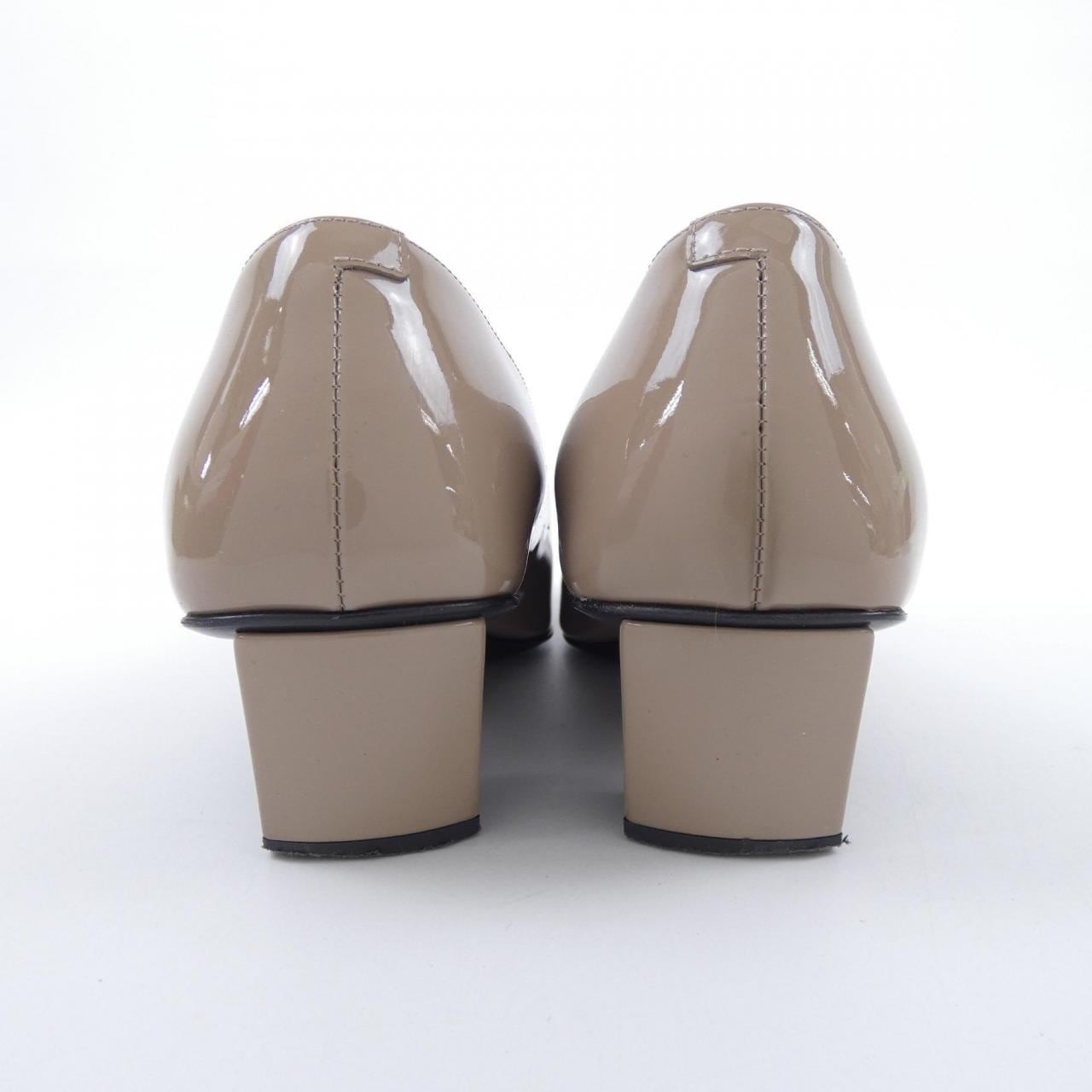 ロジェヴィヴィエ ROGER VIVIER ベル ヴィヴィエ パテントレザー パンプス