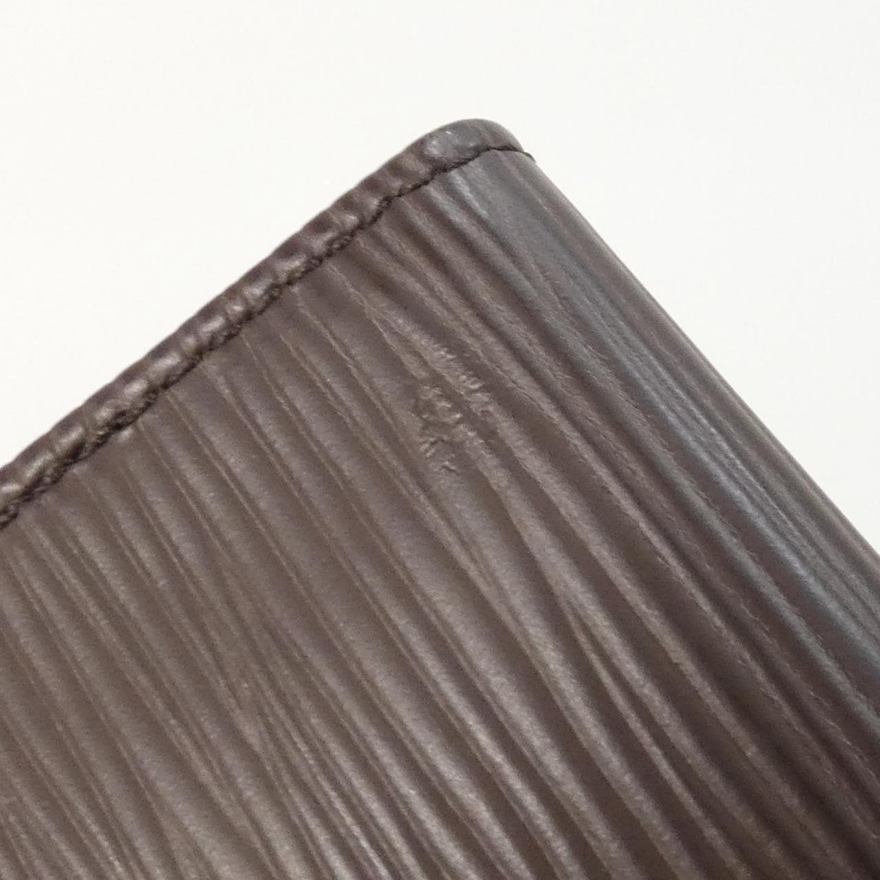 ルイヴィトン エピ ミュルティクレ M6382D キーケース