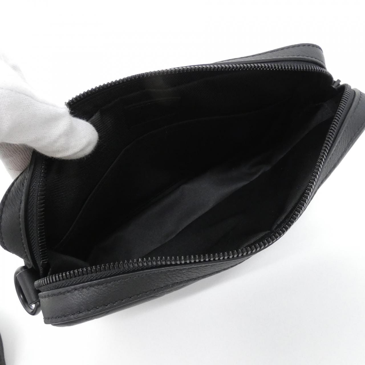 ルイヴィトン モノグラム シャドウ トリオ メッセンジャー M46602 ショルダーバッグ