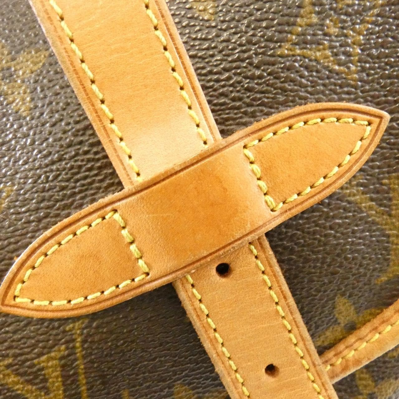 ルイヴィトン モノグラム ソミュール 30cm M42256 ショルダーバッグ