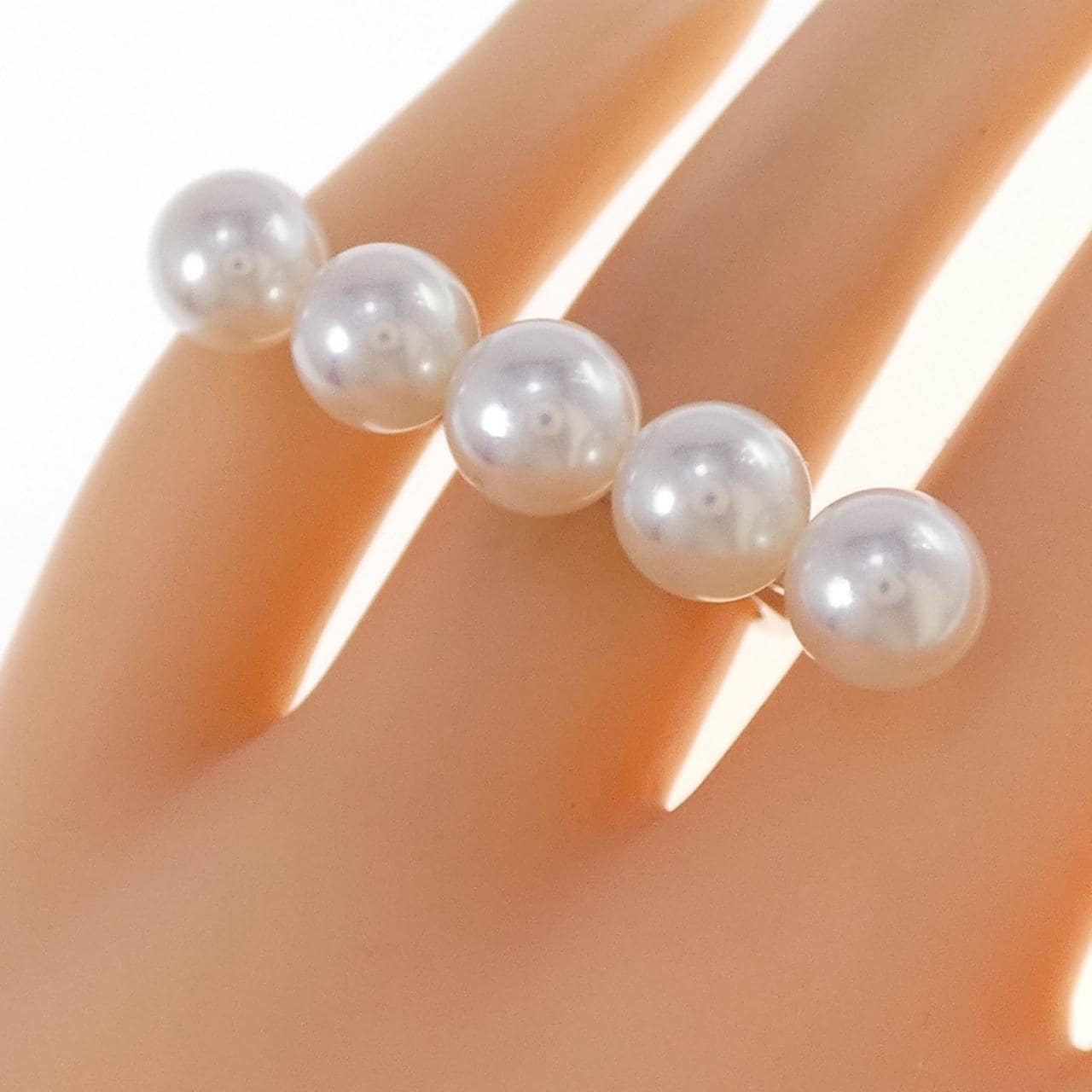 Tasaki balance signature ring