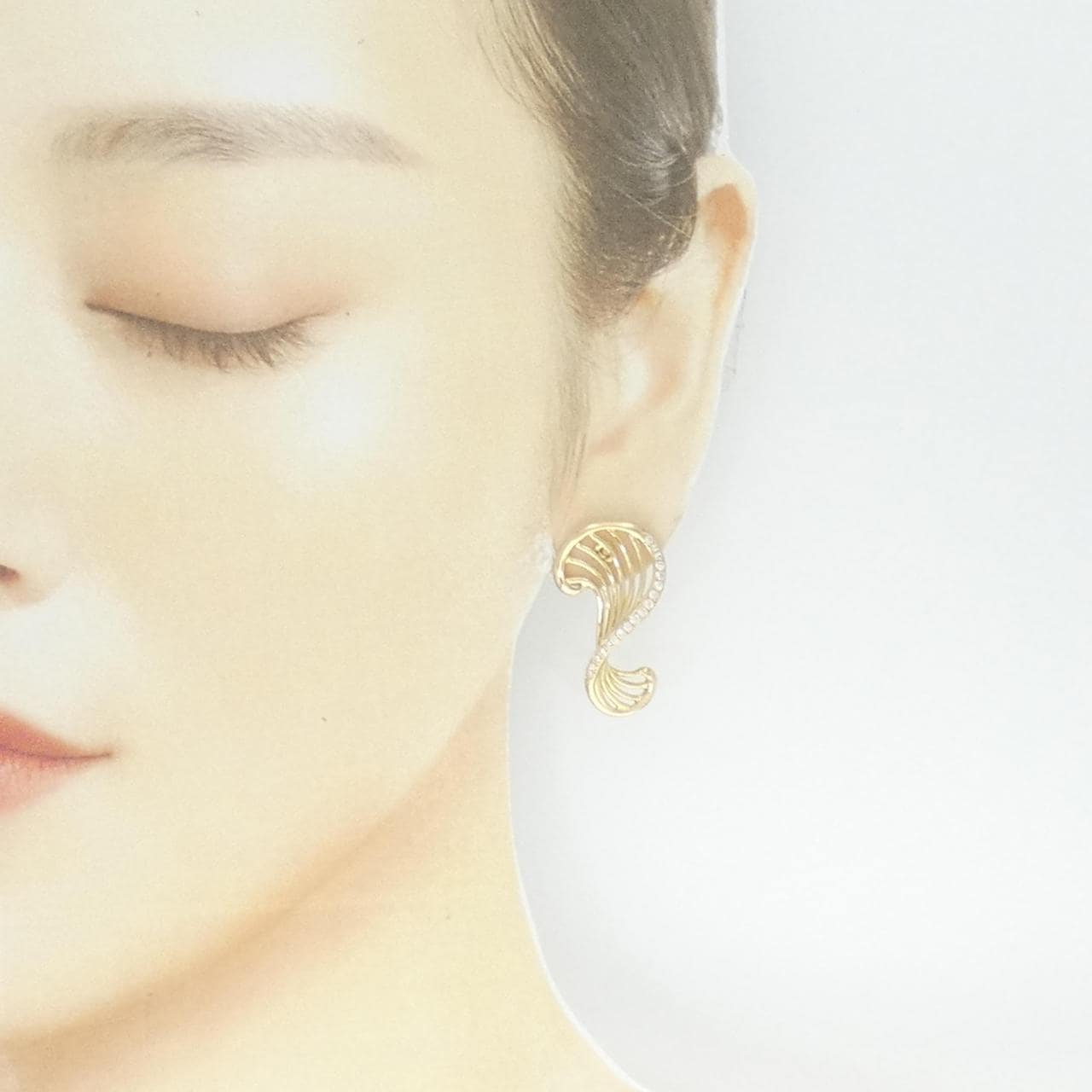 K18YG Diamond earrings