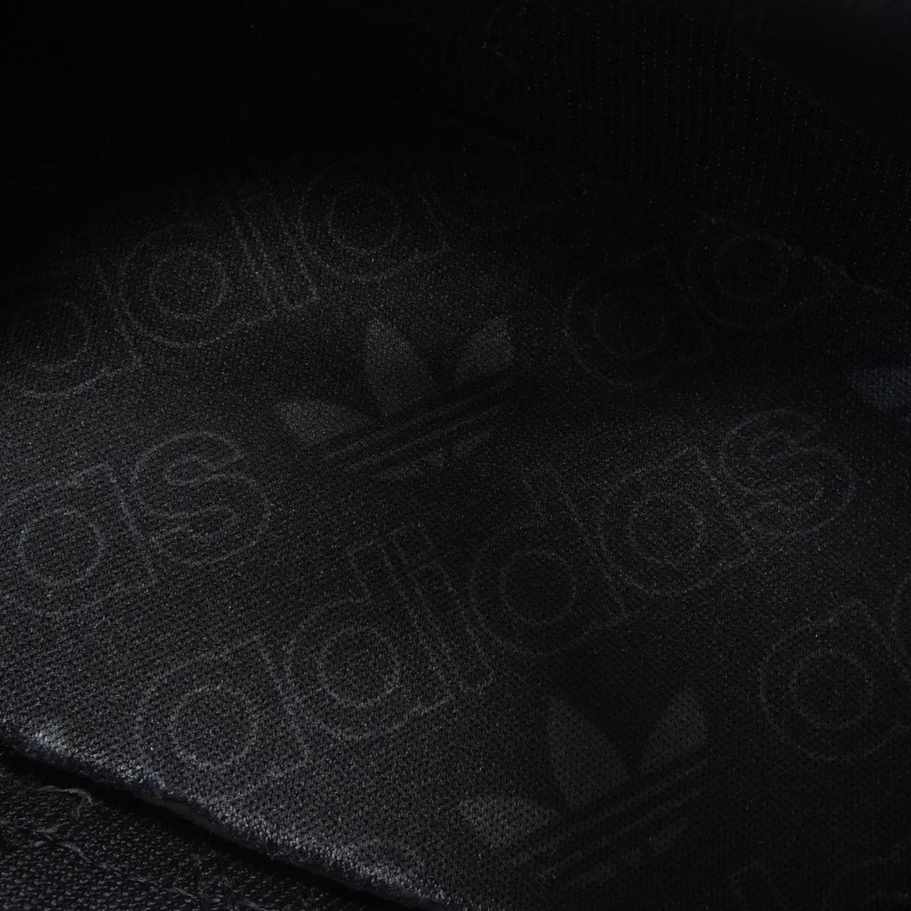 アディダス ADIDAS IH8019 スニーカー