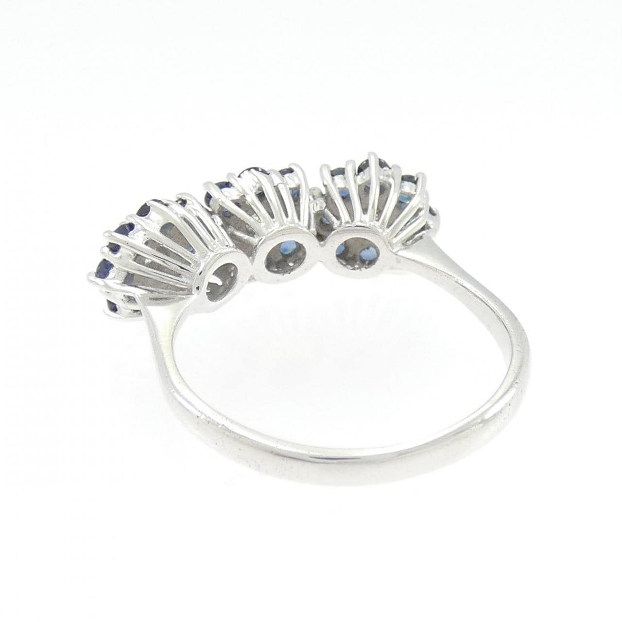 750WG フラワー サファイヤ リング