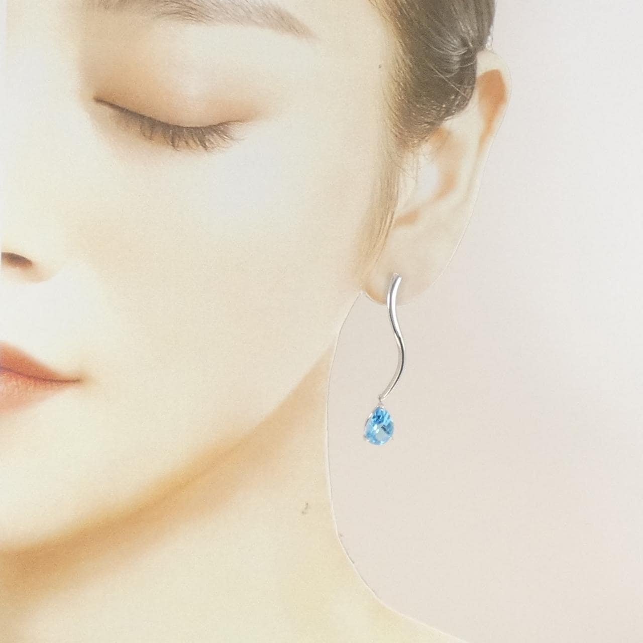 PT900 ブルートパーズ ピアス 6.088CT