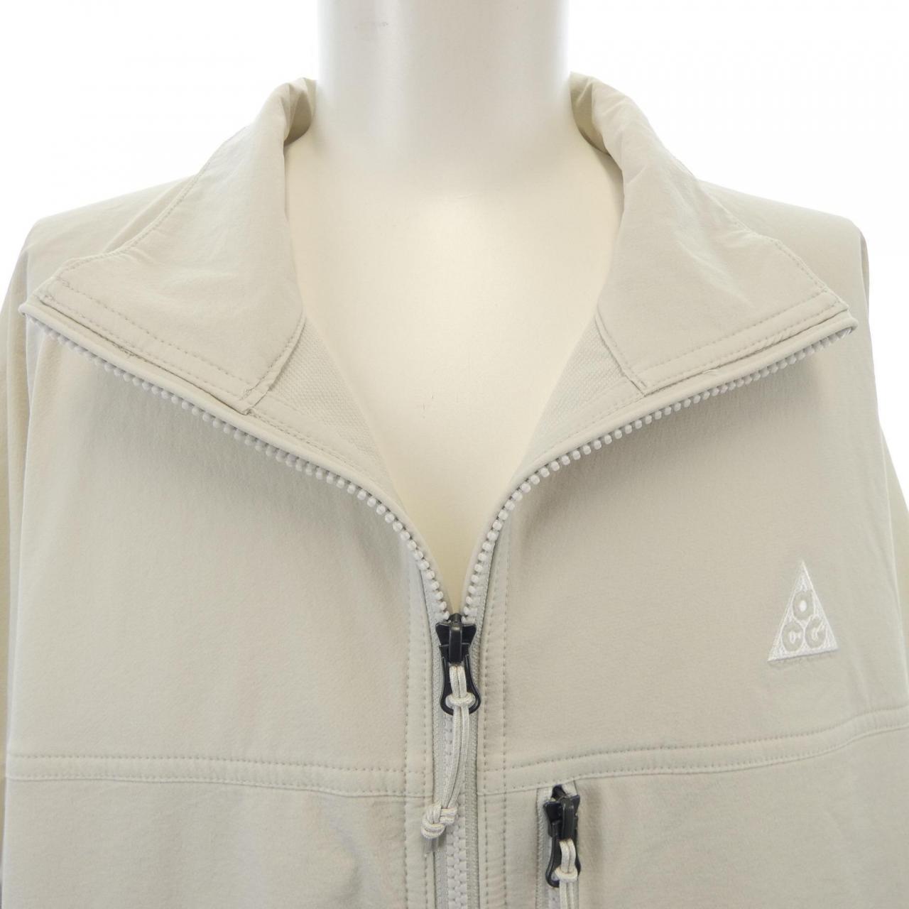 ナイキ NIKE トップス