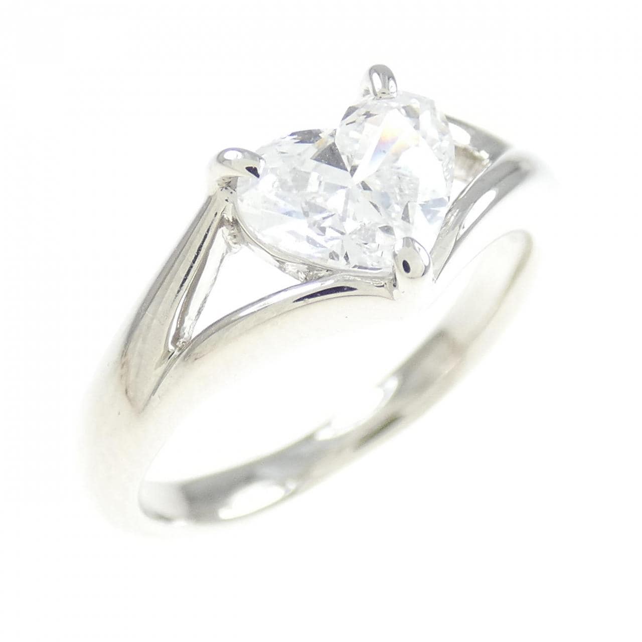 PT ダイヤモンド リング 0.708CT E SI1 ハートシェイプ