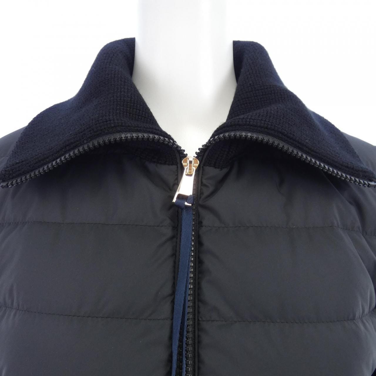 【新品】モンクレール MONCLER K20939B00035 ダウンジャケット