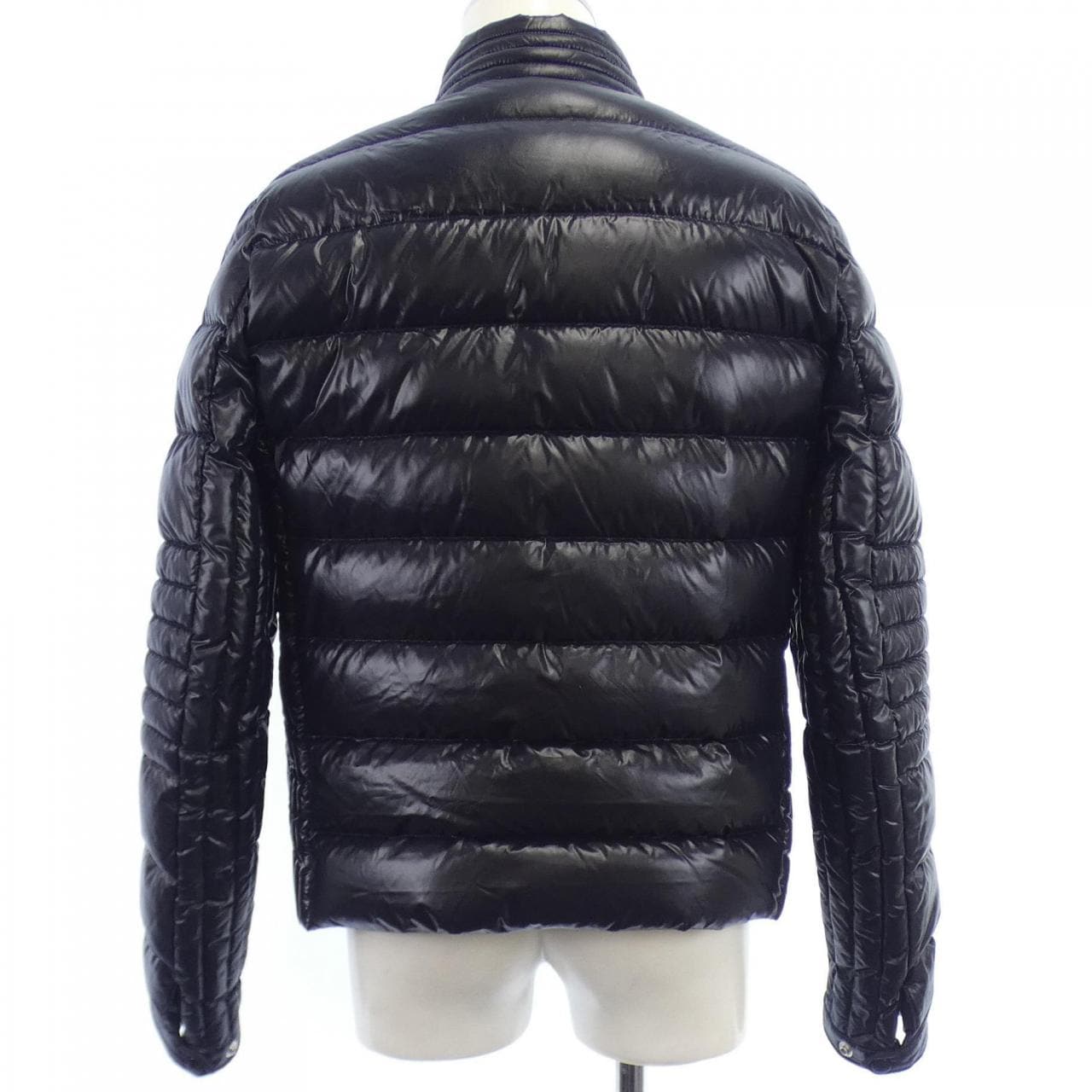 モンクレール MONCLER ダウンジャケット