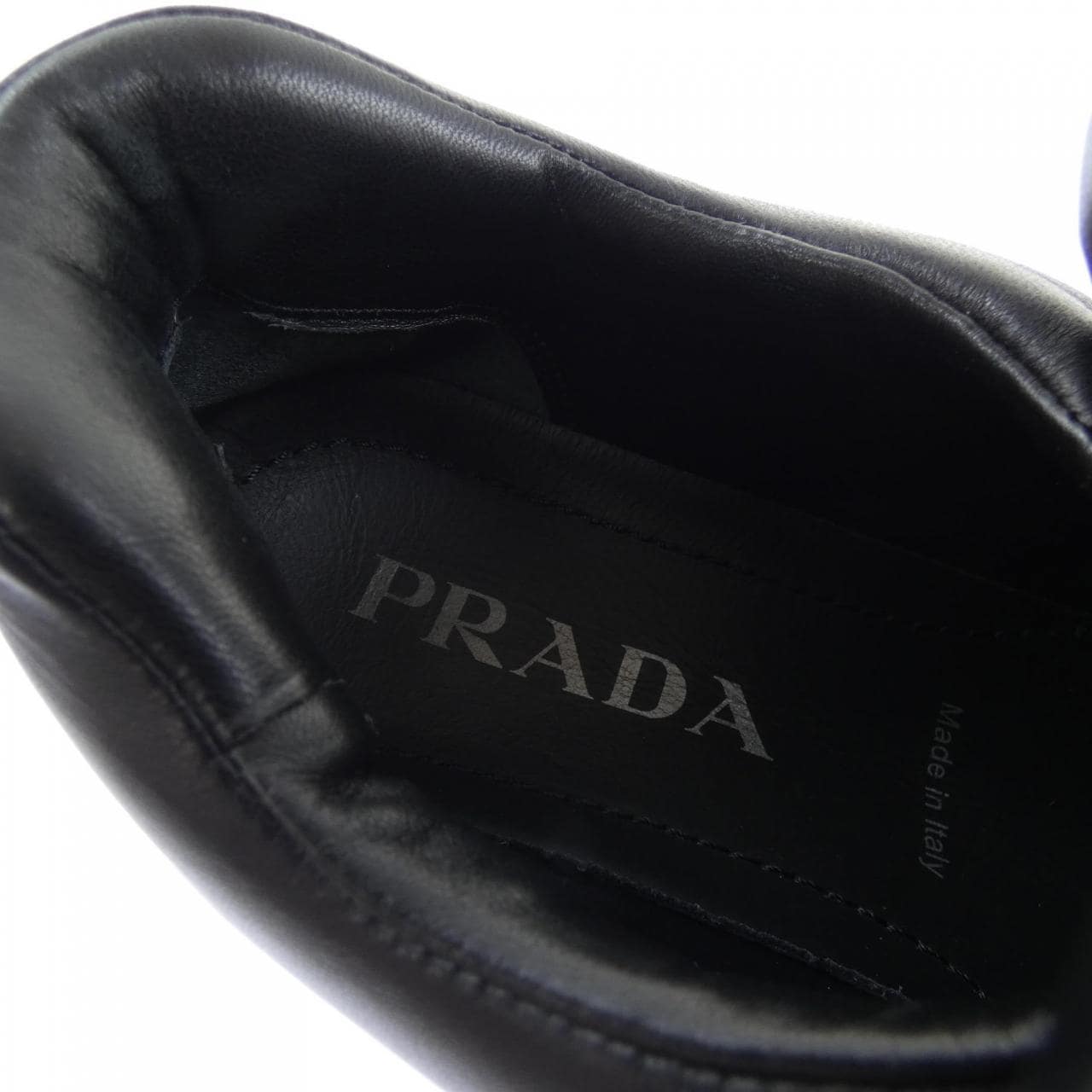 プラダ PRADA ソフトパデッド  トライアングルロゴ 1D125N シューズ