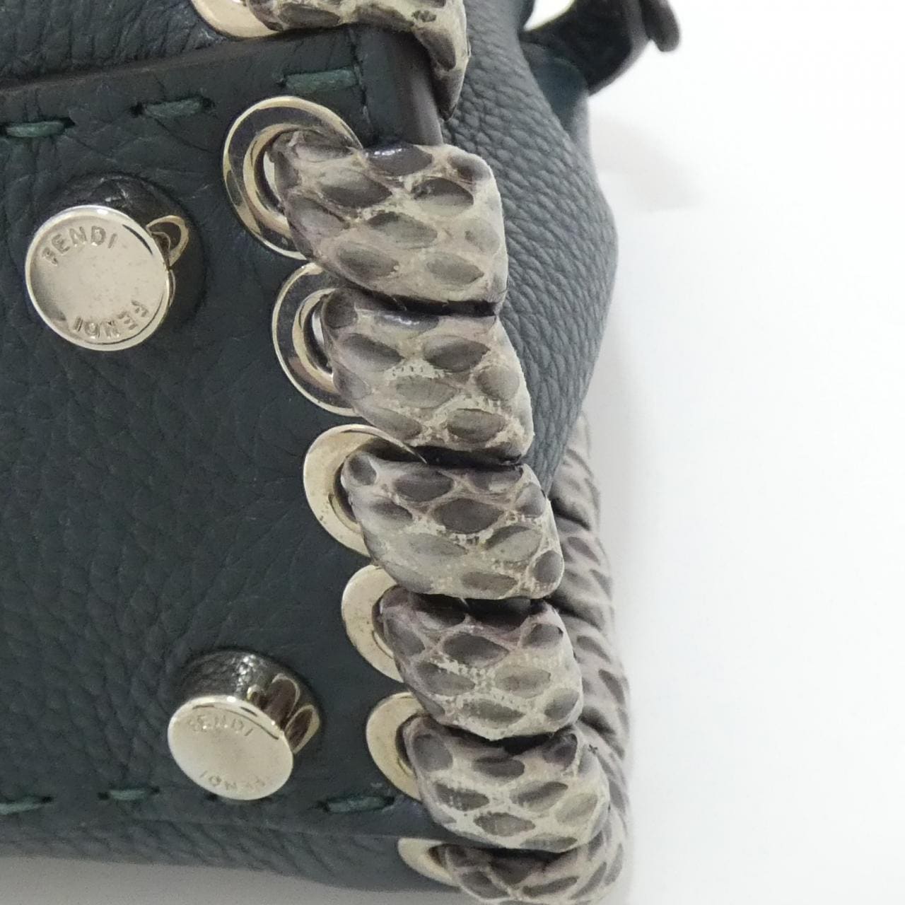 フェンディ セレリア ピーカブー ミニ 8BN244 SVY バッグ