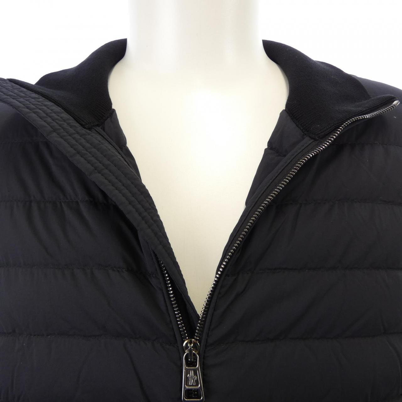モンクレール MONCLER 10919B00008 ダウンジャケット