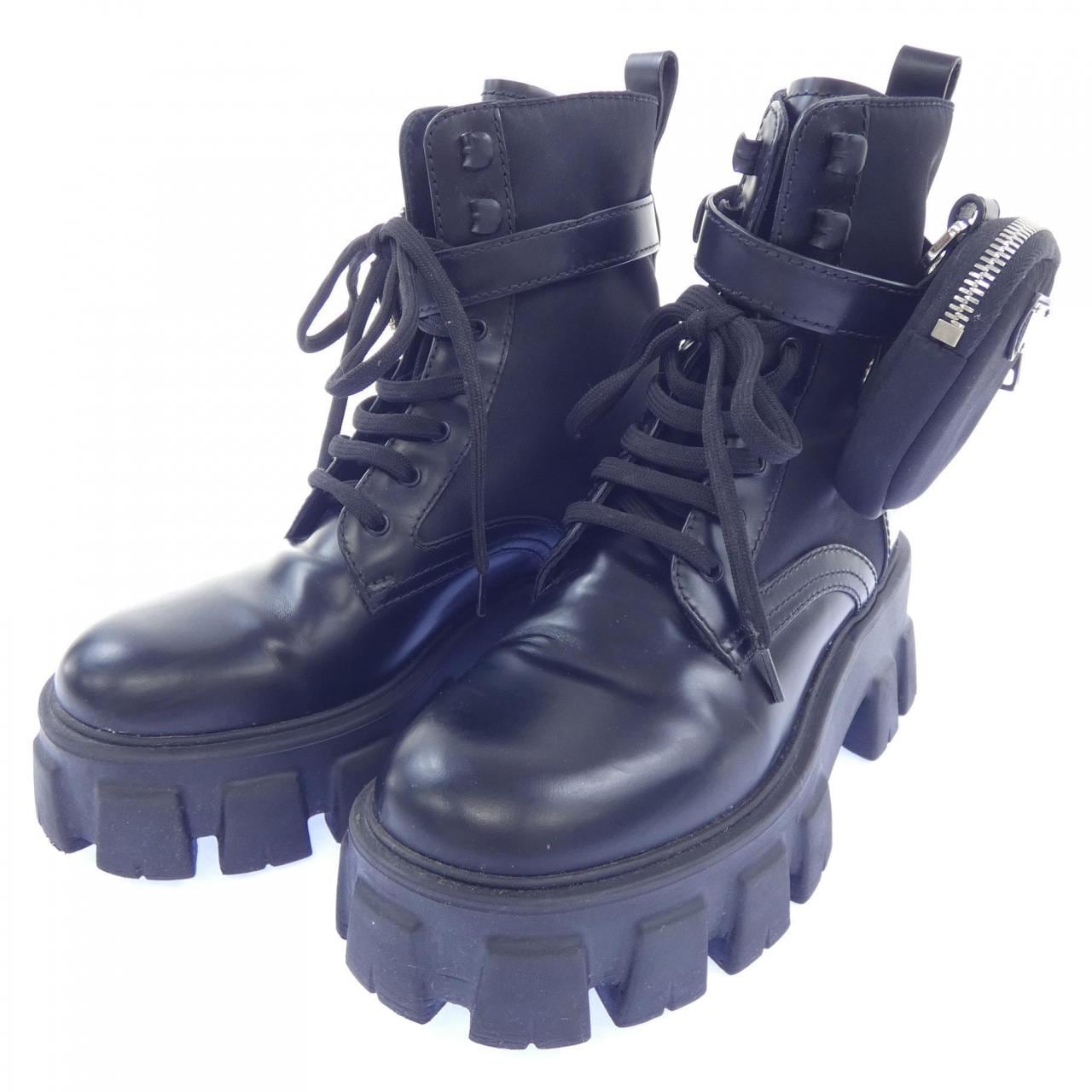 プラダ PRADA モノリス トライアングルロゴ 1T255M ブーツ