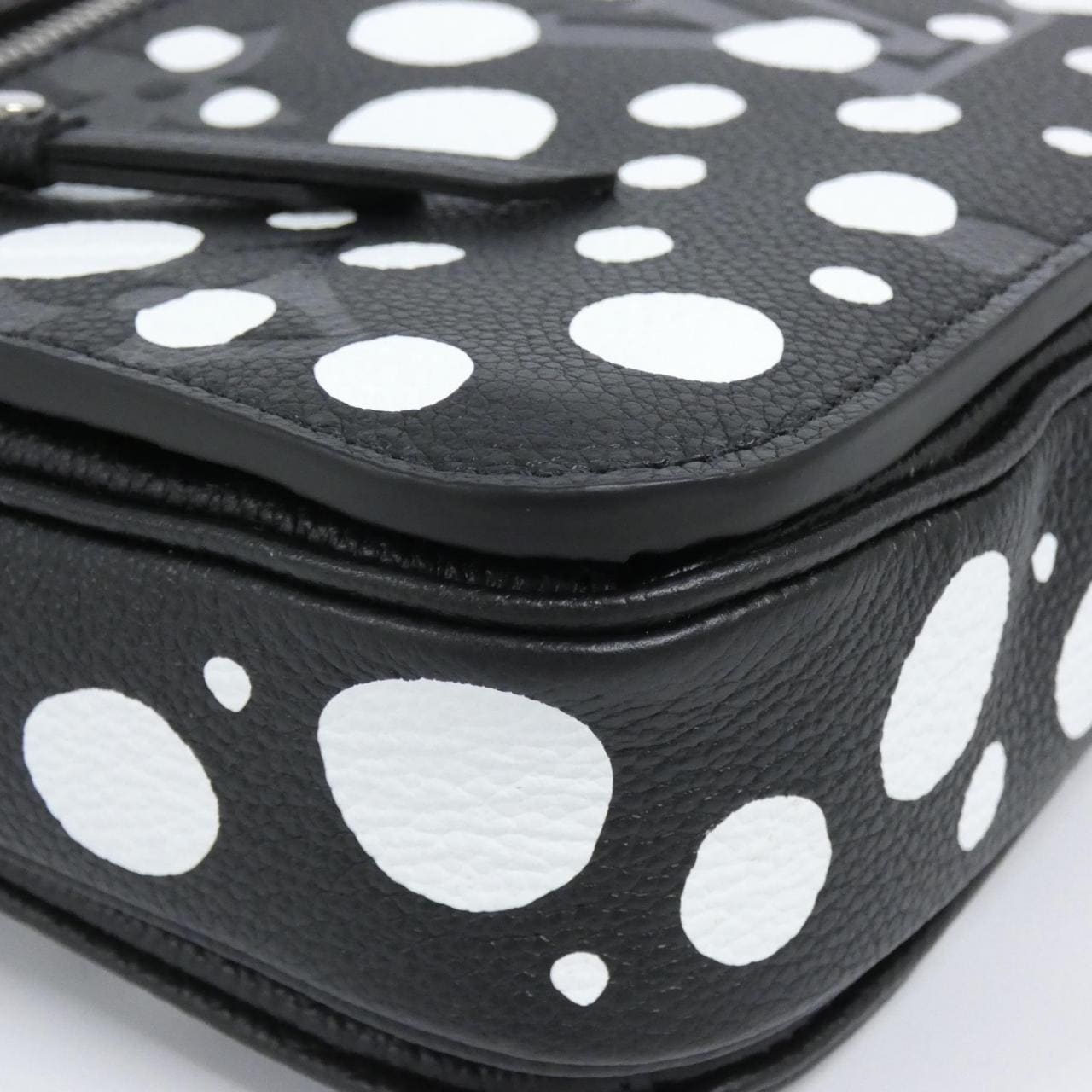 ルイヴィトン インフィテニティ ドット ポシェット メティス MM M46409 バッグ