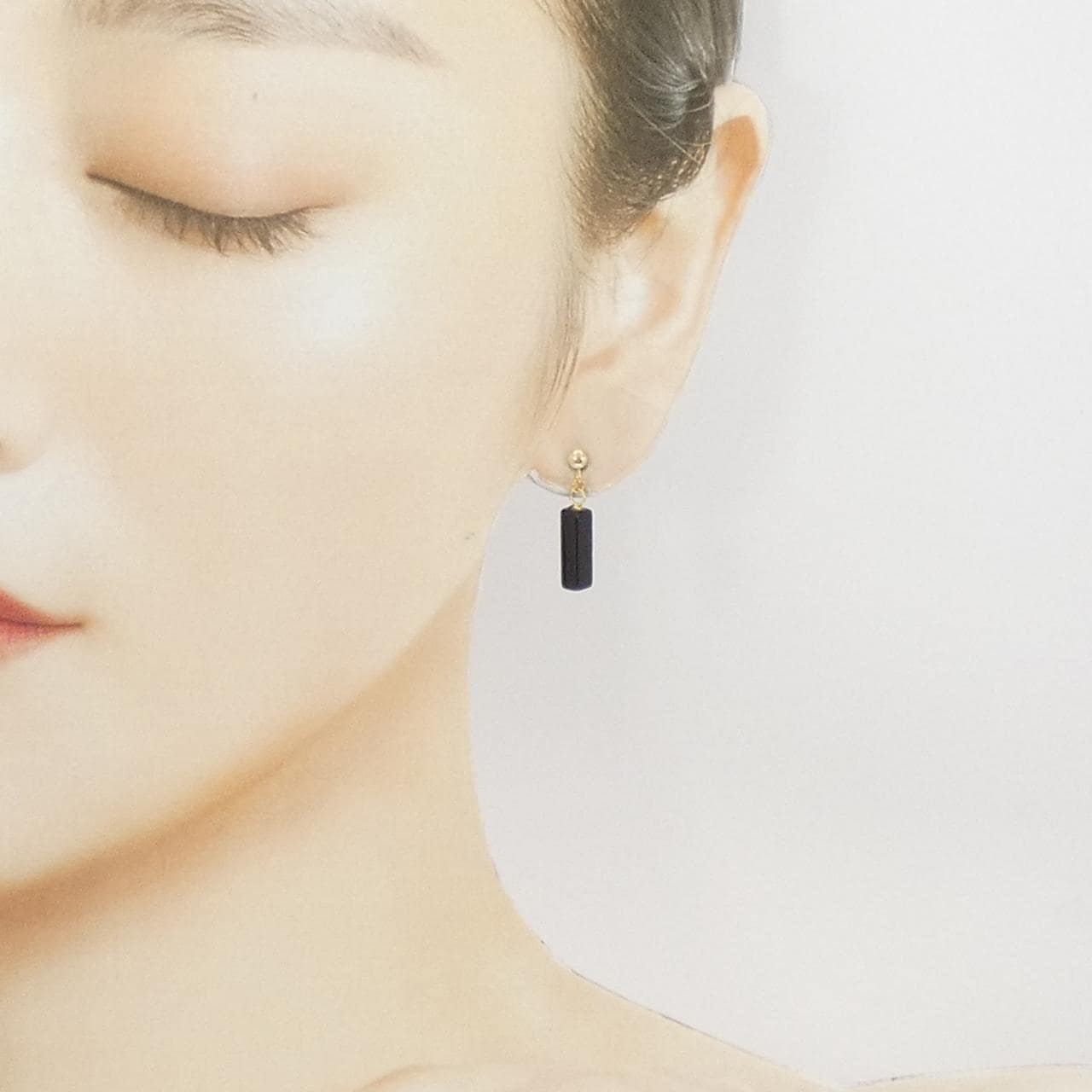 K18YG onyx earrings