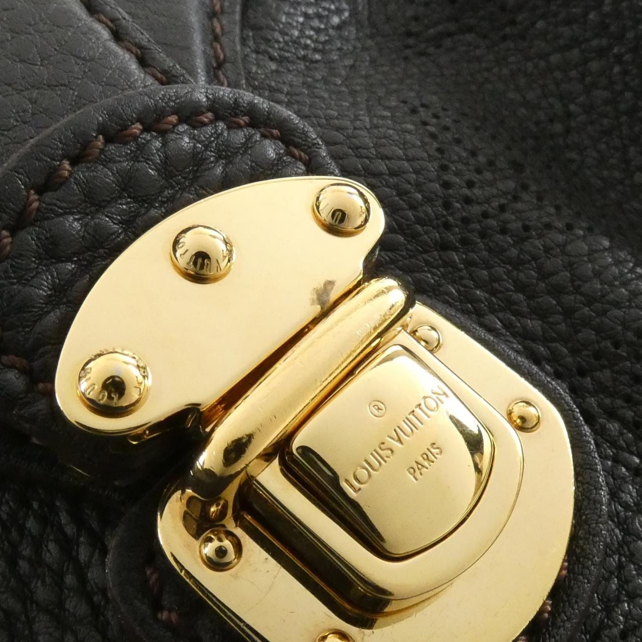 ルイヴィトン マヒナ XS M95660 ショルダーバッグ