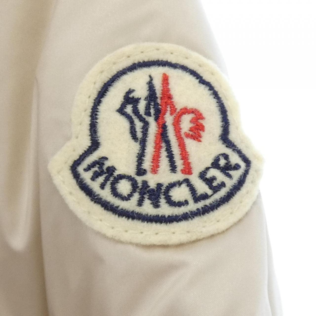 モンクレール MONCLER ダウンジャケット