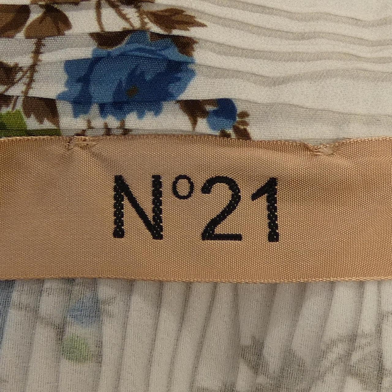 ヌメロヴェントゥーノ N°21 スカート