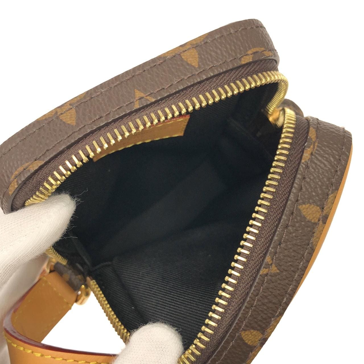 ルイヴィトン モノグラム ミュージック プレイヤー ウェアラブル ウォレット M14063 ショルダーバッグ