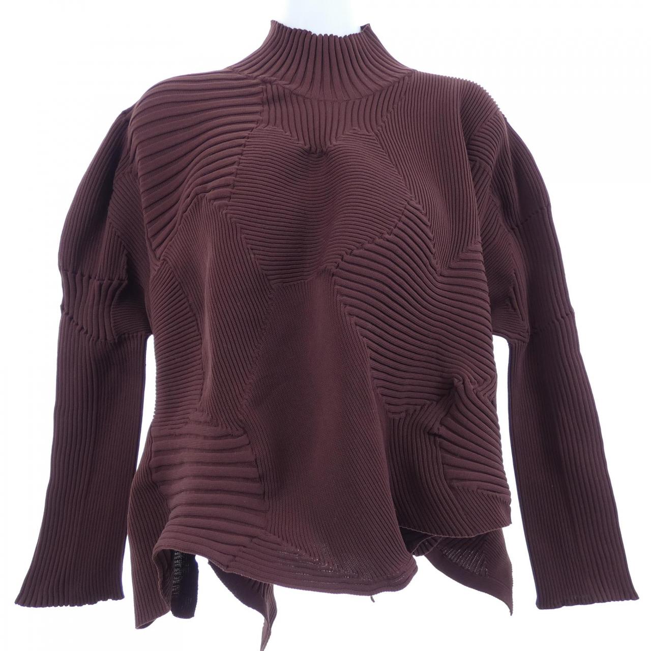 イッセイミヤケ ISSEY MIYAKE KONEKONE　IM53KN258 トップス