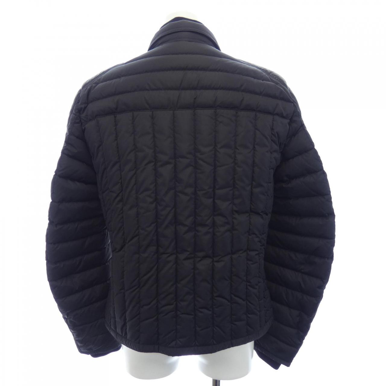 モンクレール MONCLER ダウンジャケット