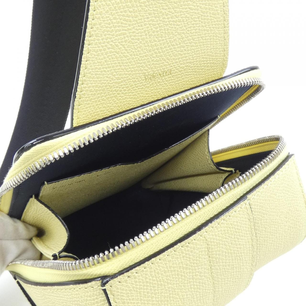 ヴァレクストラ VALEXTRA Vラインワンショルダーミニ BAG