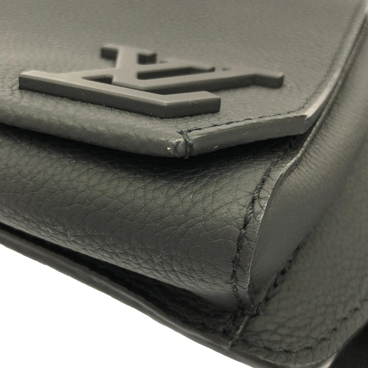 ルイヴィトン LVアエログラム テイクオフ スリング M57081 ショルダーバッグ